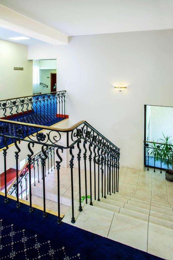 Park Villa Hotel VNO Exterior foto